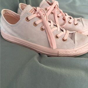 Converse Women's Light Pink Sneakers